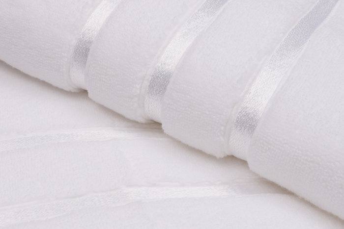 Mijölnir Dolce Juego de Toallas de Baño Blanco (2 Piezas) de Microalgodón